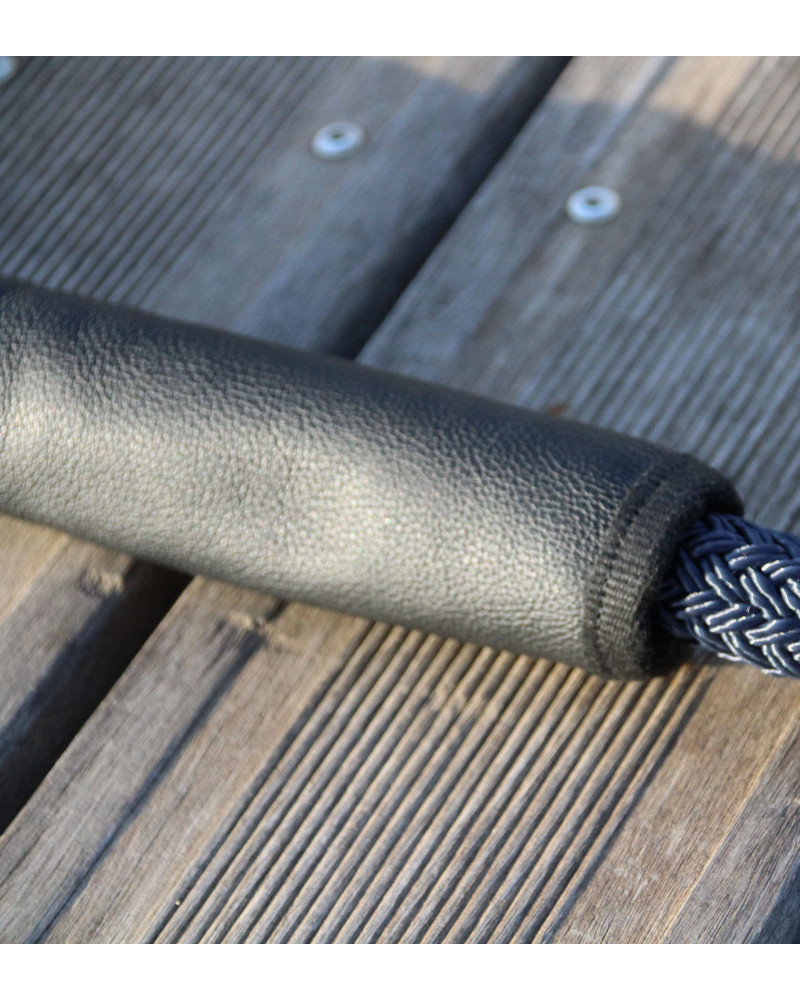 Housse de corde en cuir par Fendress